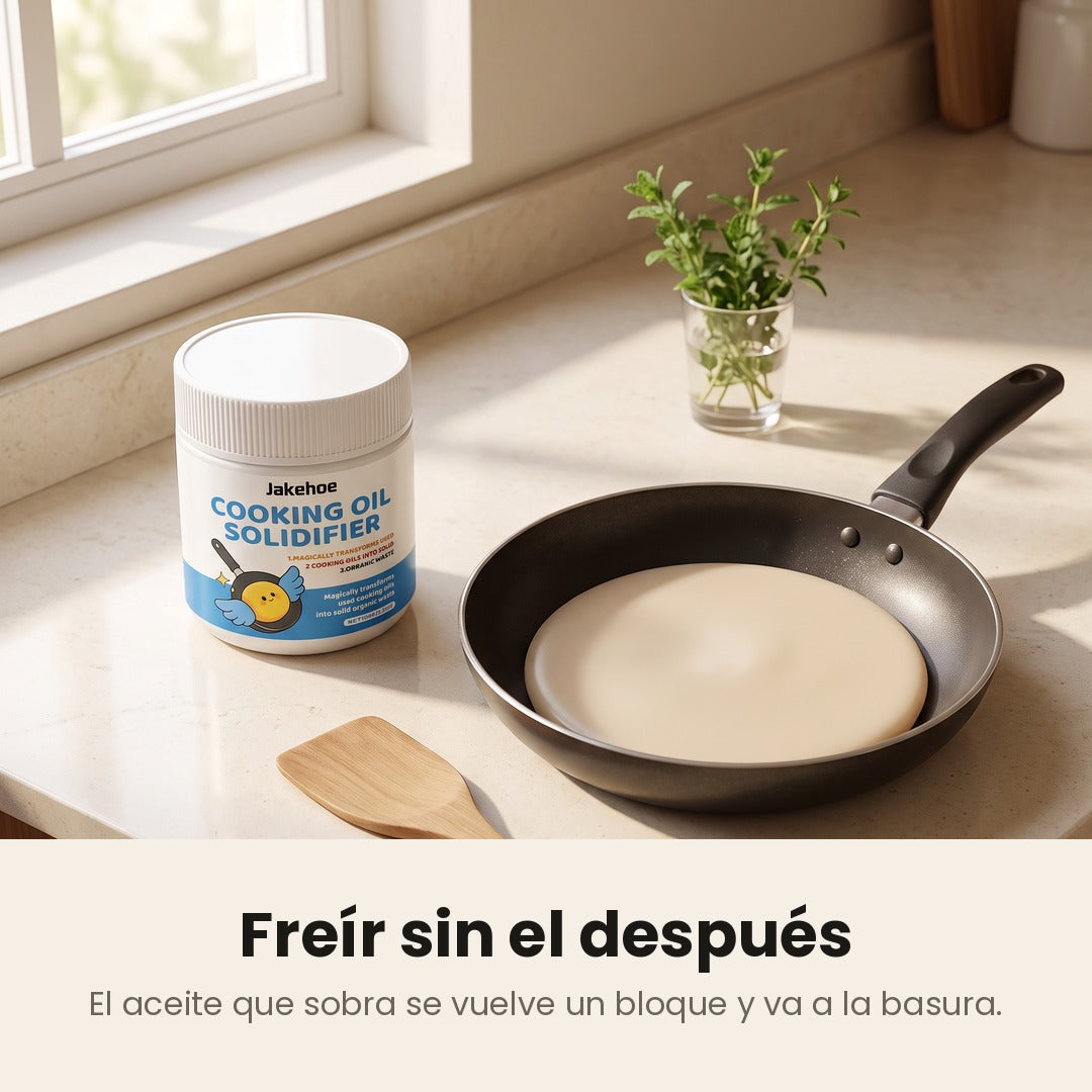 Solidificador de aceite junto a una sartén con el aceite ya sólido